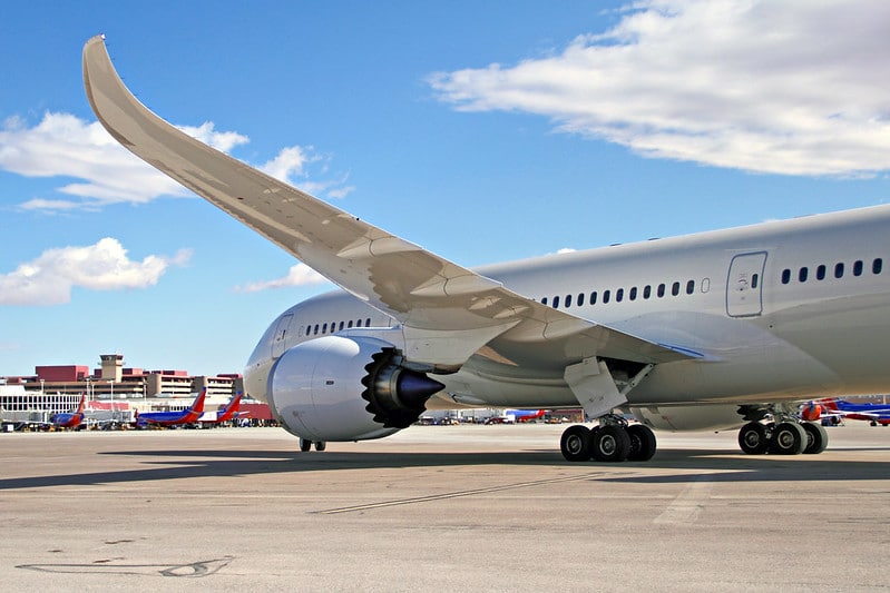 raked wingtips